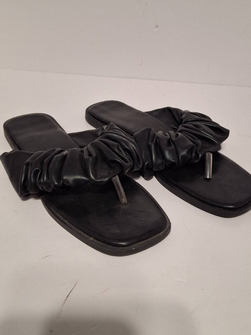 Black Ruched Puffy Strap Square Toe Thong Sandals EU 41 Women’s Flats